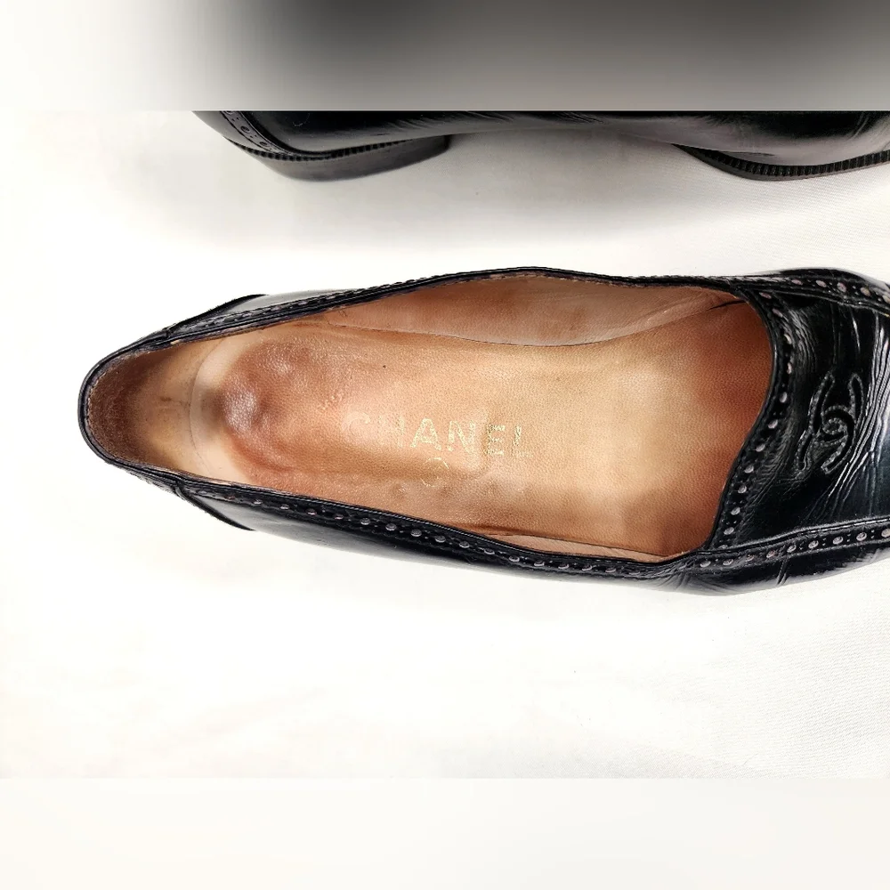 Chanel Black Calfskin Patent Leather Loafers Flats Italy CC Logo EU 37.5 - US 7 - Picture 5 of 15